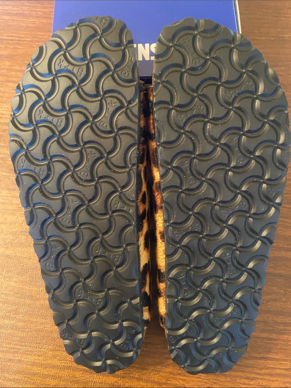 Birkenstock Women’s Arizona Leopard calf hair/Black and tan - Picture 6 of 6